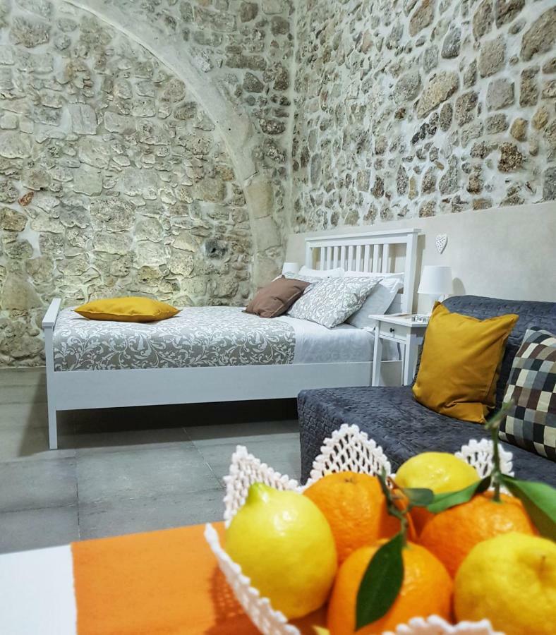 סירקוזה Essentia Rooms- Ortigia Holidays מראה חיצוני תמונה