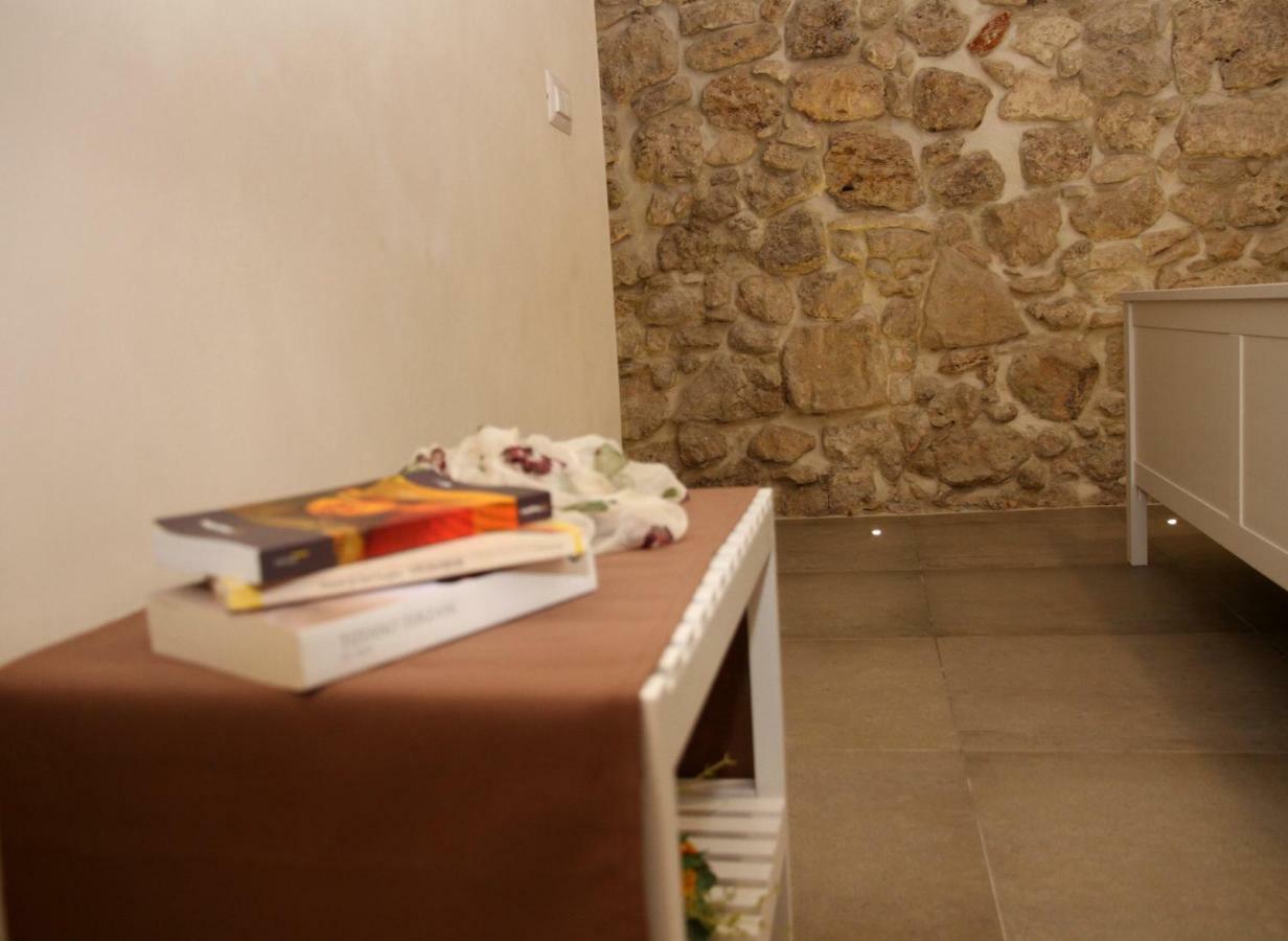 סירקוזה Essentia Rooms- Ortigia Holidays מראה חיצוני תמונה