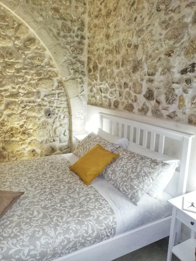 סירקוזה Essentia Rooms- Ortigia Holidays מראה חיצוני תמונה
