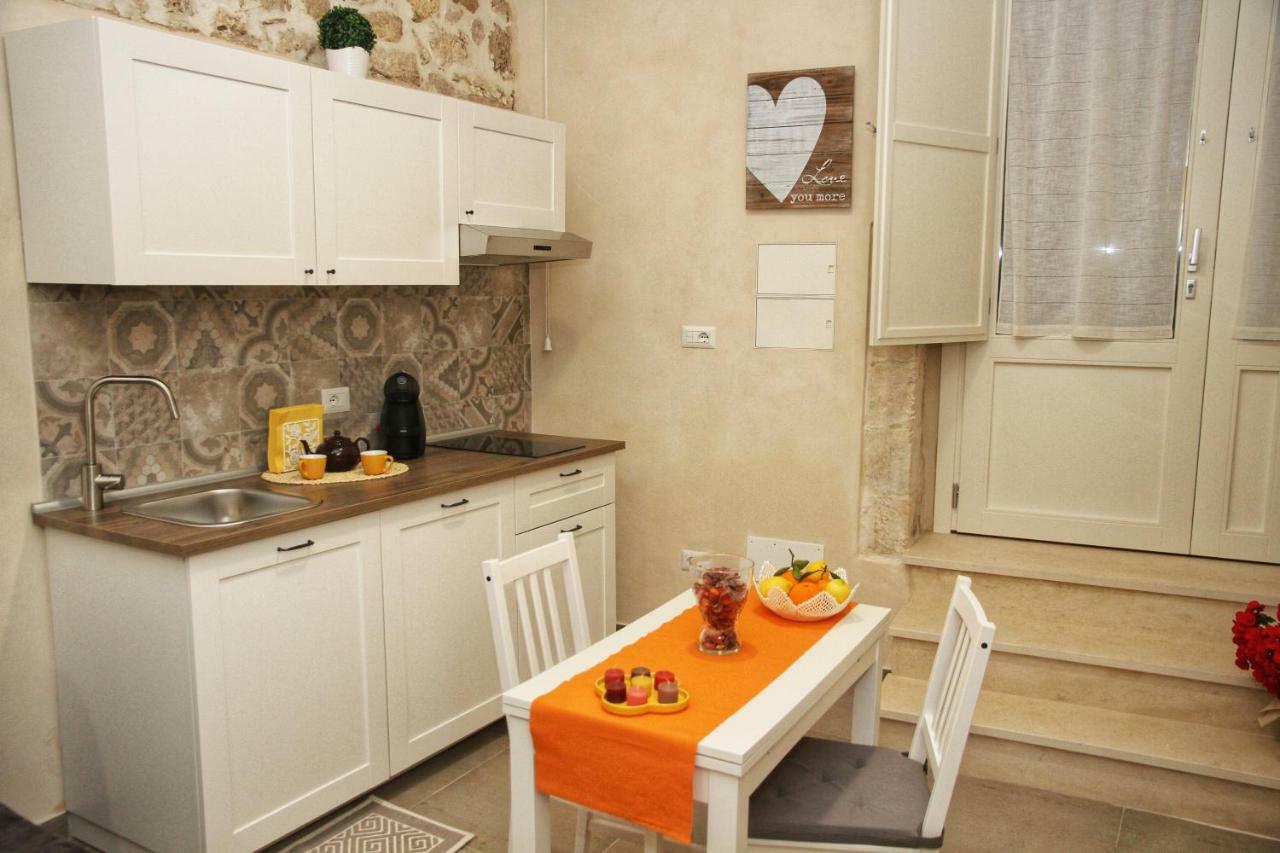 סירקוזה Essentia Rooms- Ortigia Holidays מראה חיצוני תמונה